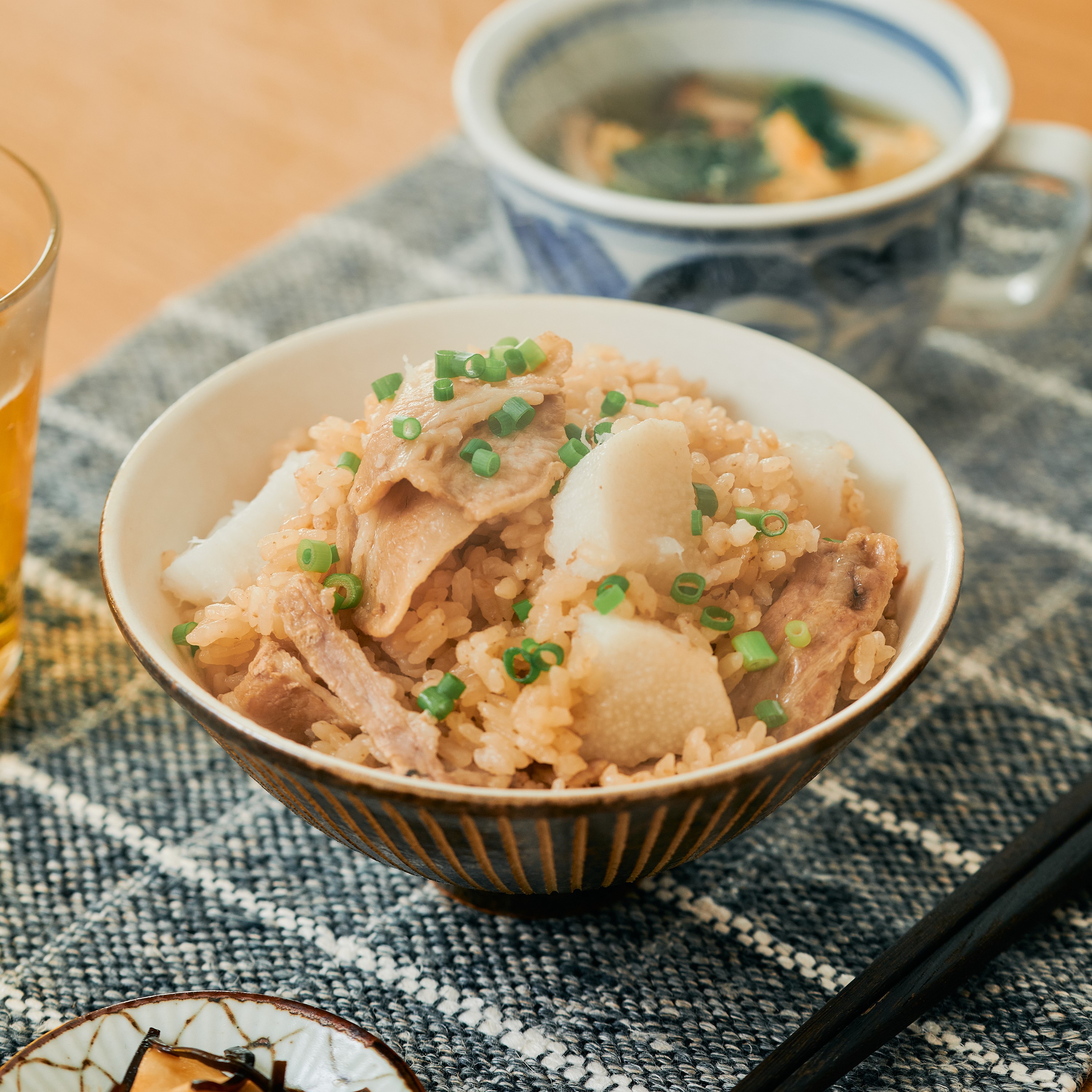 豚バラと長芋のにんにく醬油炊き込みご飯