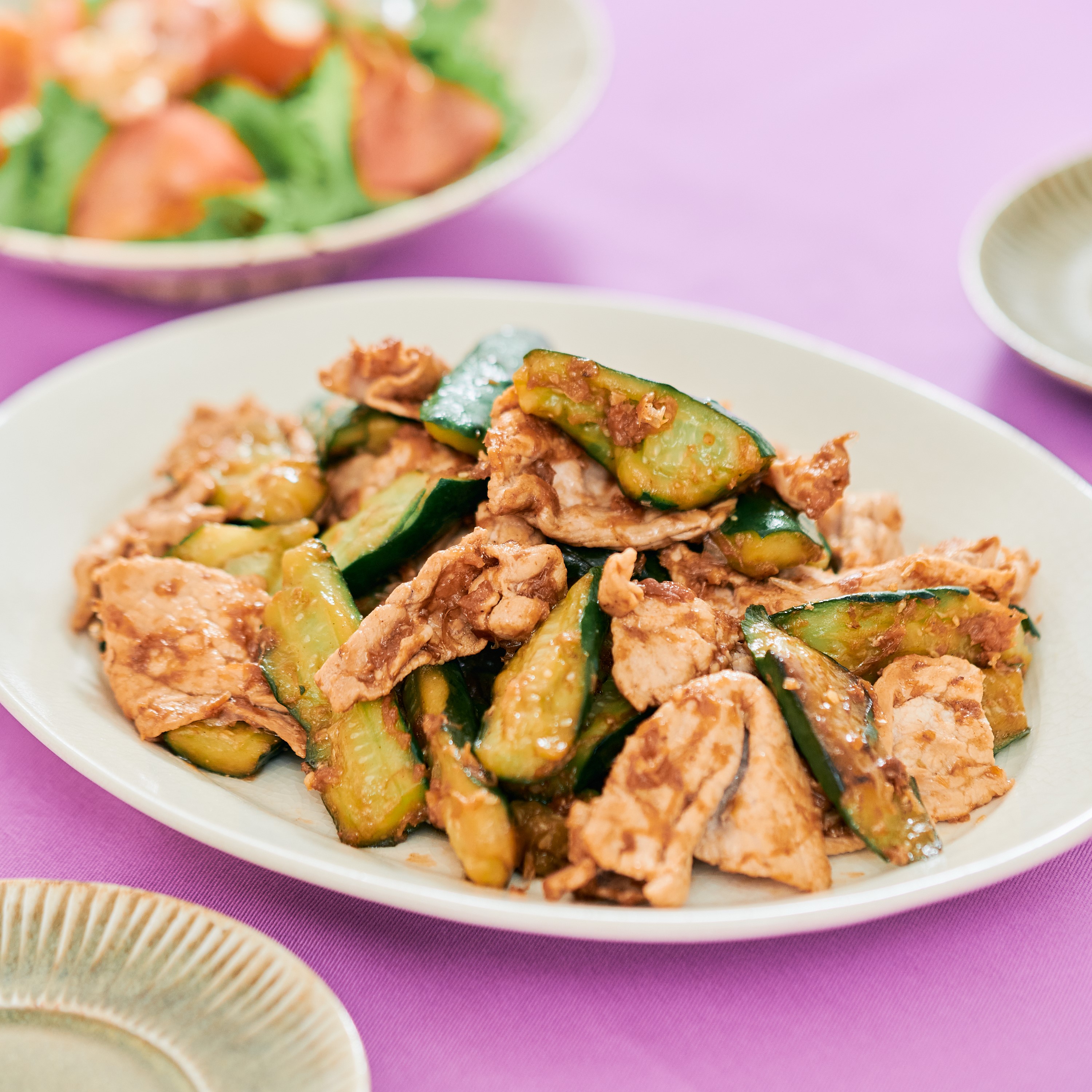 豚肉とたたききゅうりの梅おかか炒め